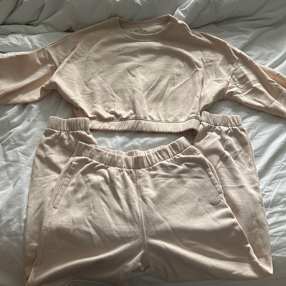 Hollister Lounge Set